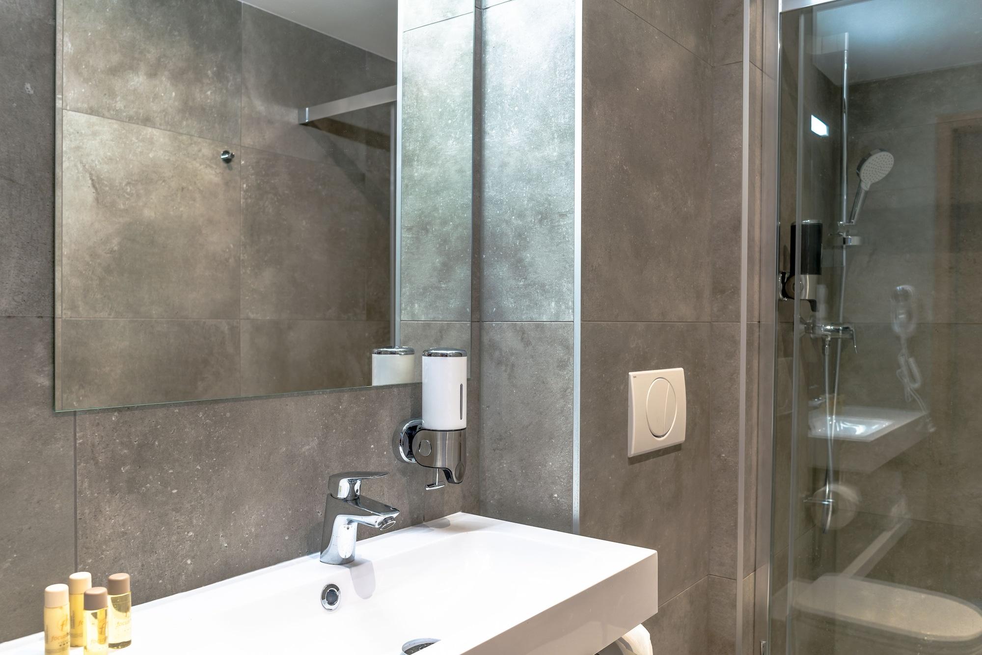 Focus Hotel Познань Экстерьер фото