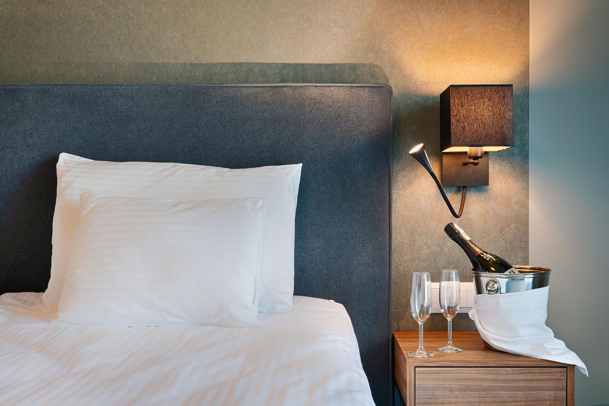 Focus Hotel Познань Экстерьер фото