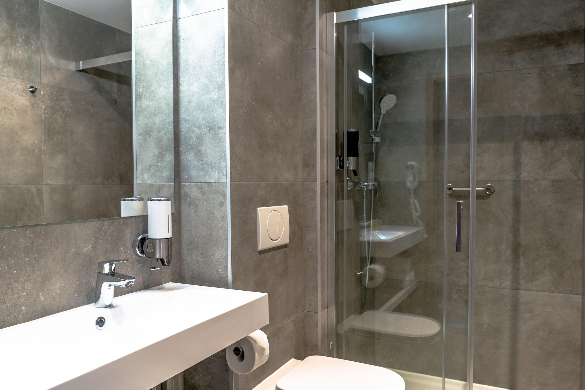 Focus Hotel Познань Экстерьер фото